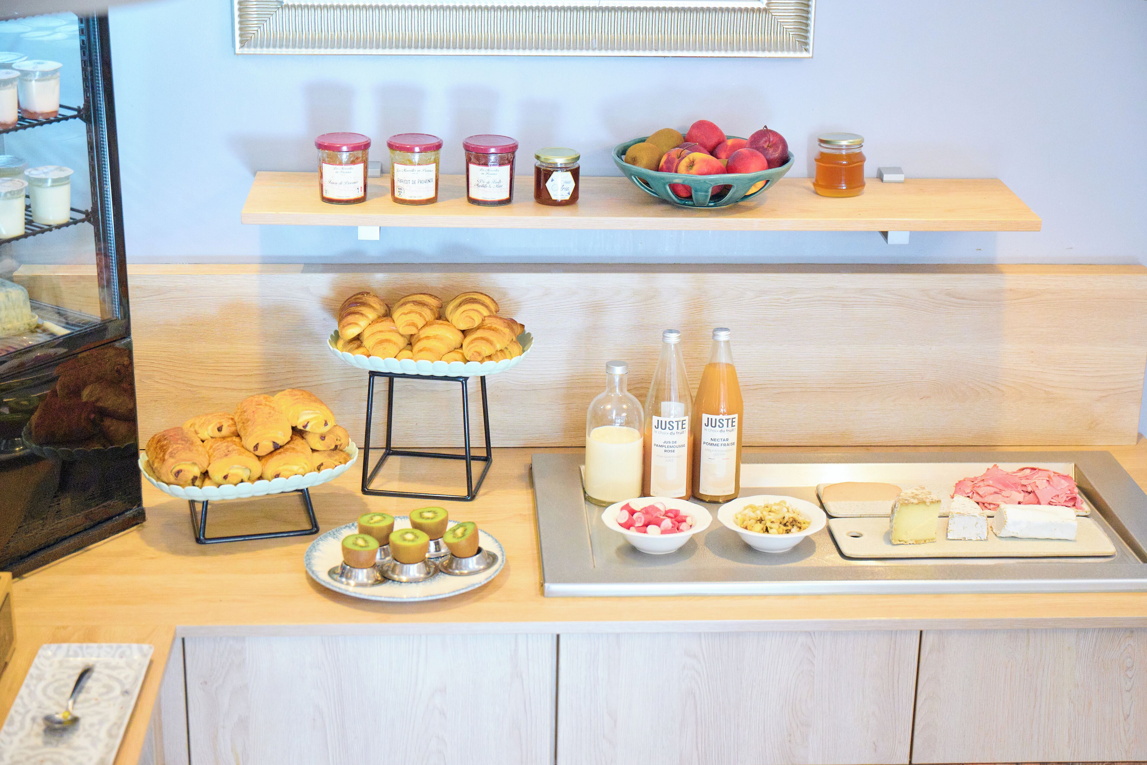 Petit déjeuner buffet servi tous les jours en supplément