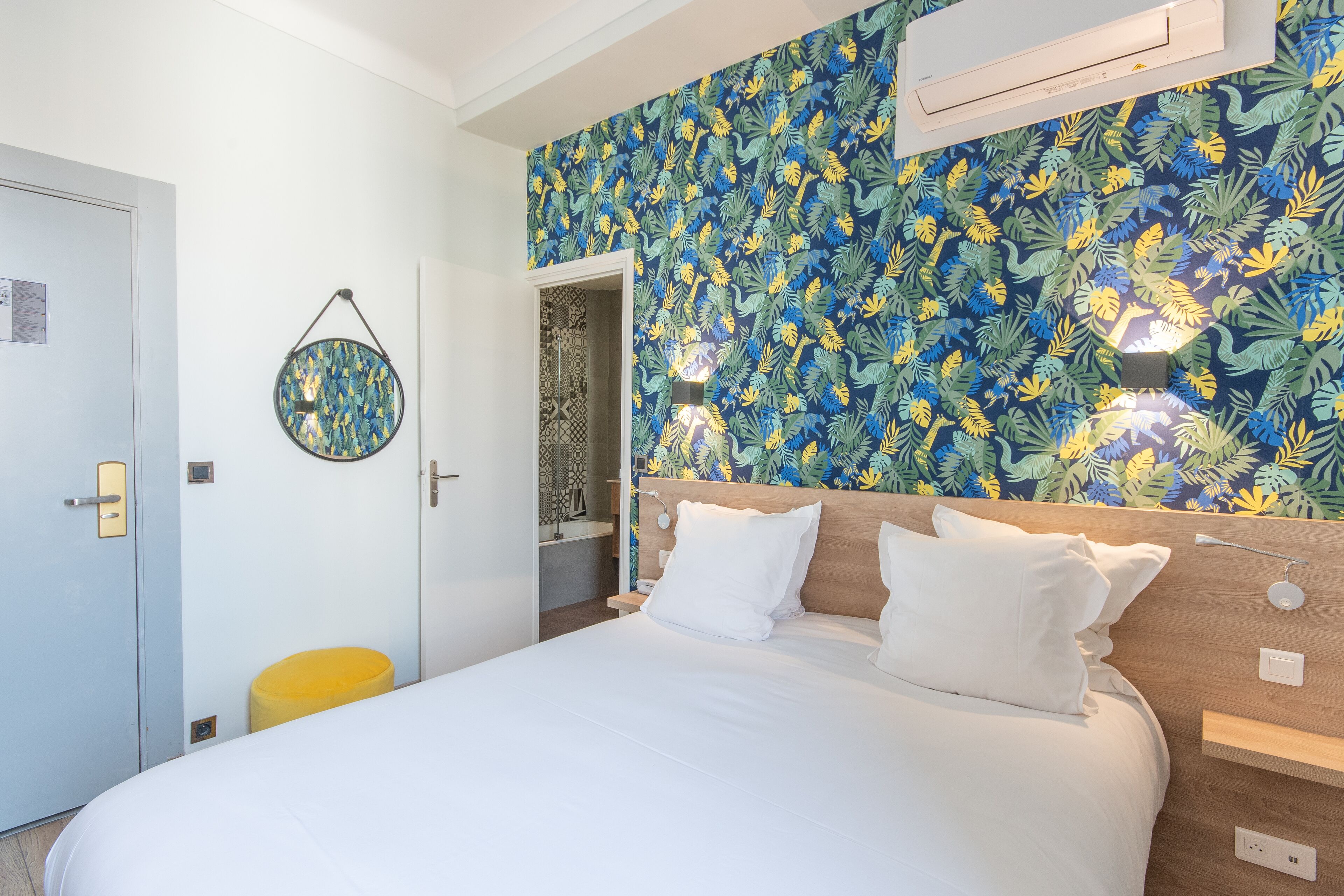 comfort double room | 1 bedroom, minibar, in-room safe, blackout curtains