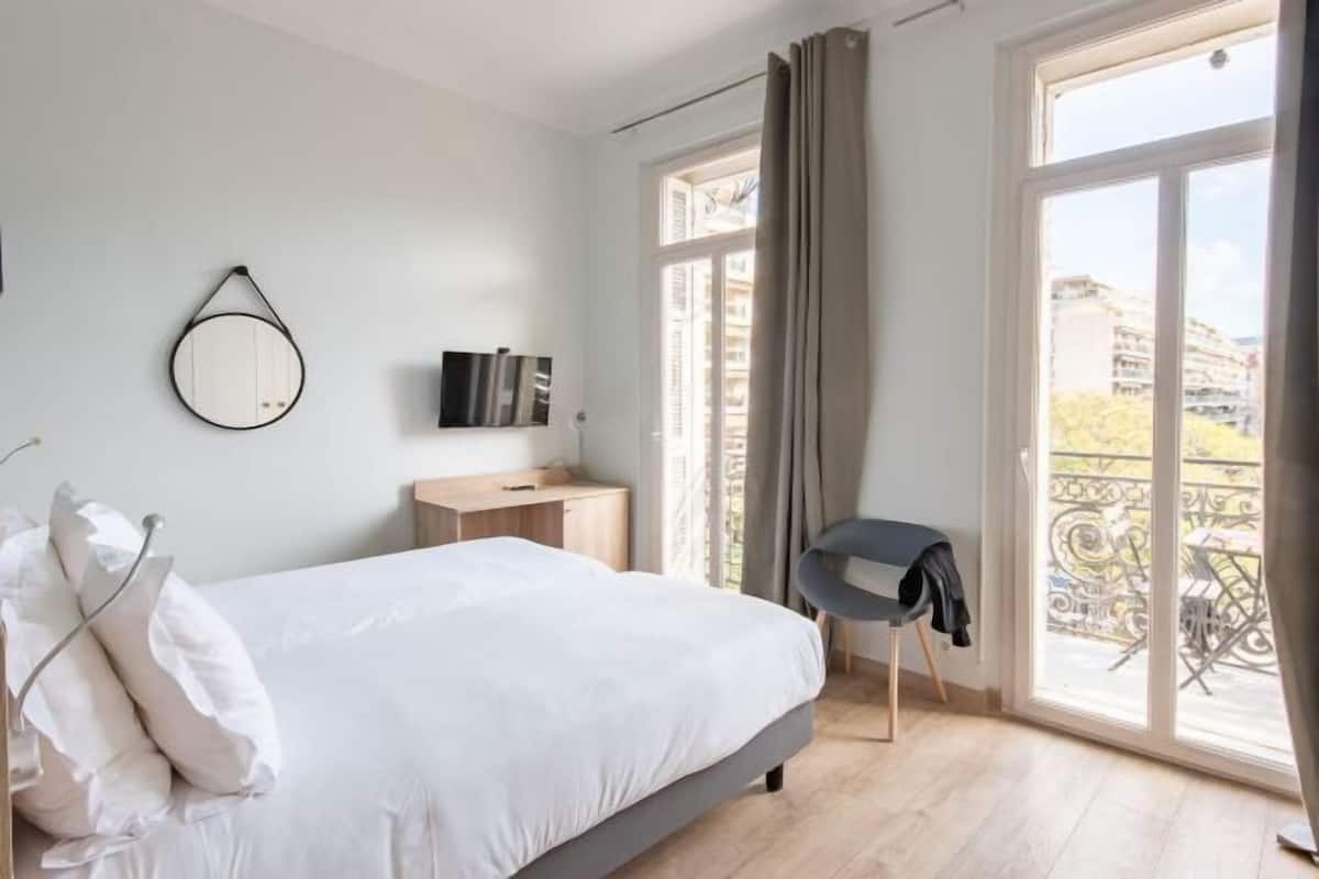 1 chambre, minibar, coffres-forts dans les chambres, rideaux occultants