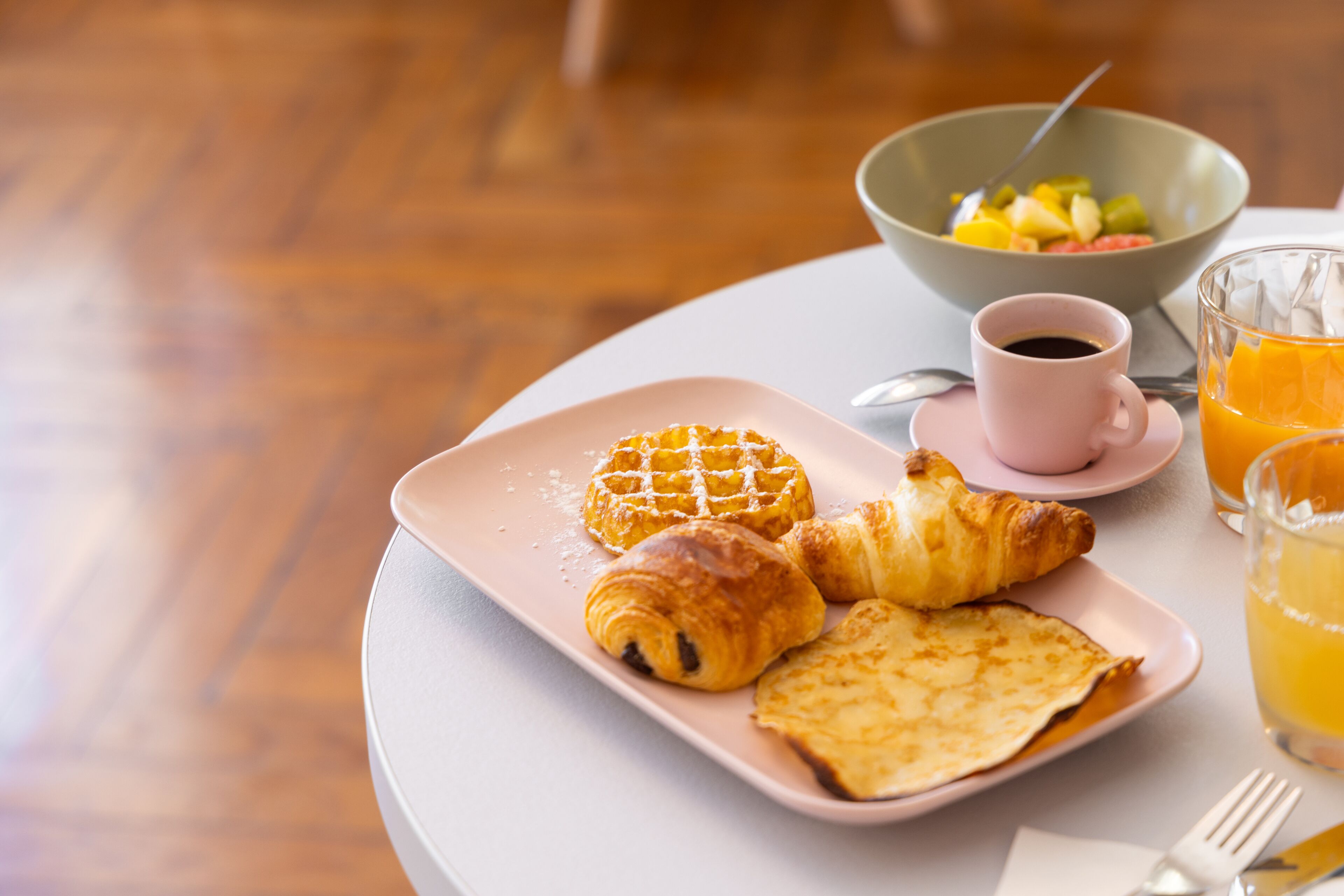 daily buffet breakfast (eur 15 per person)
