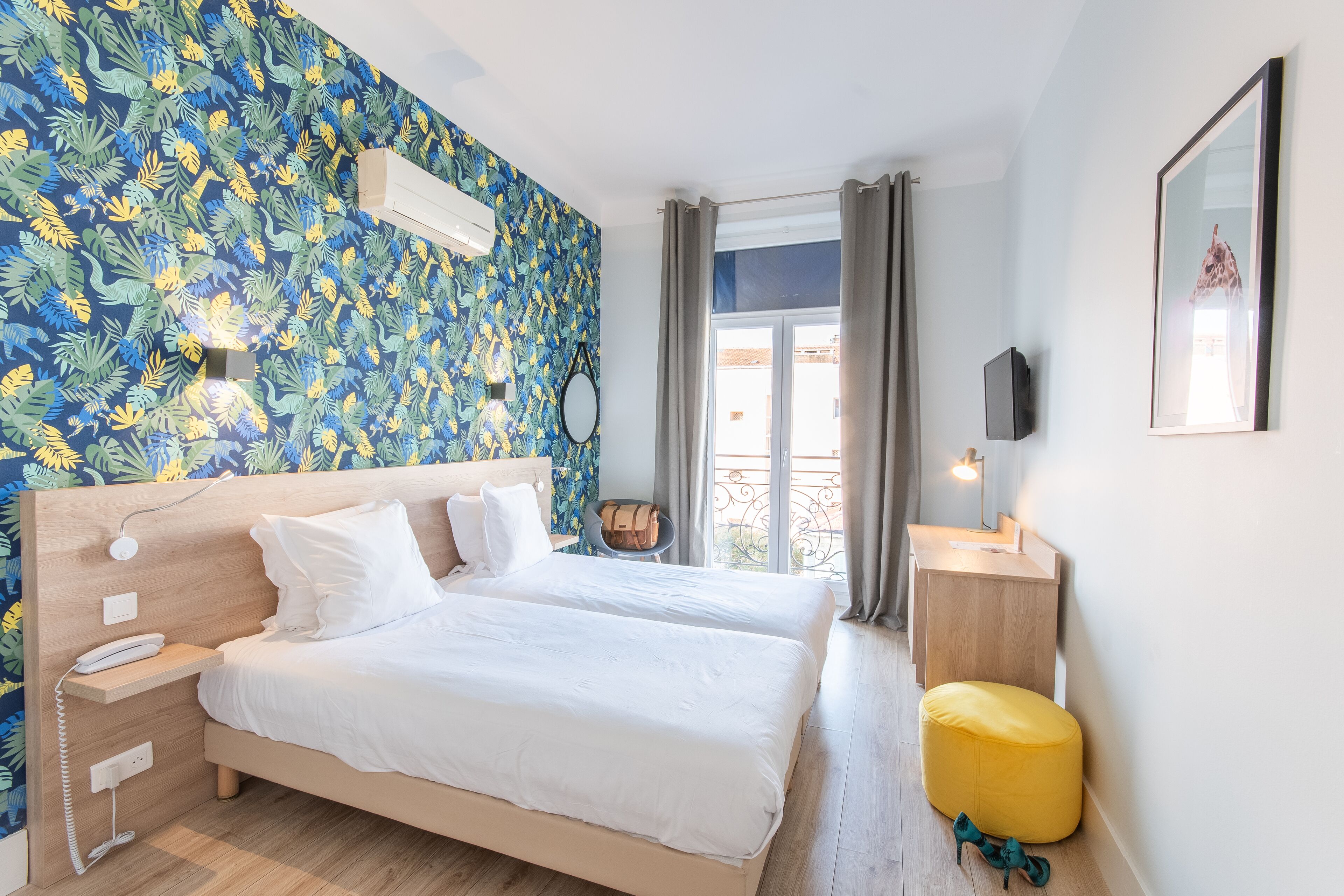 comfort twin room | 1 bedroom, minibar, in-room safe, blackout curtains