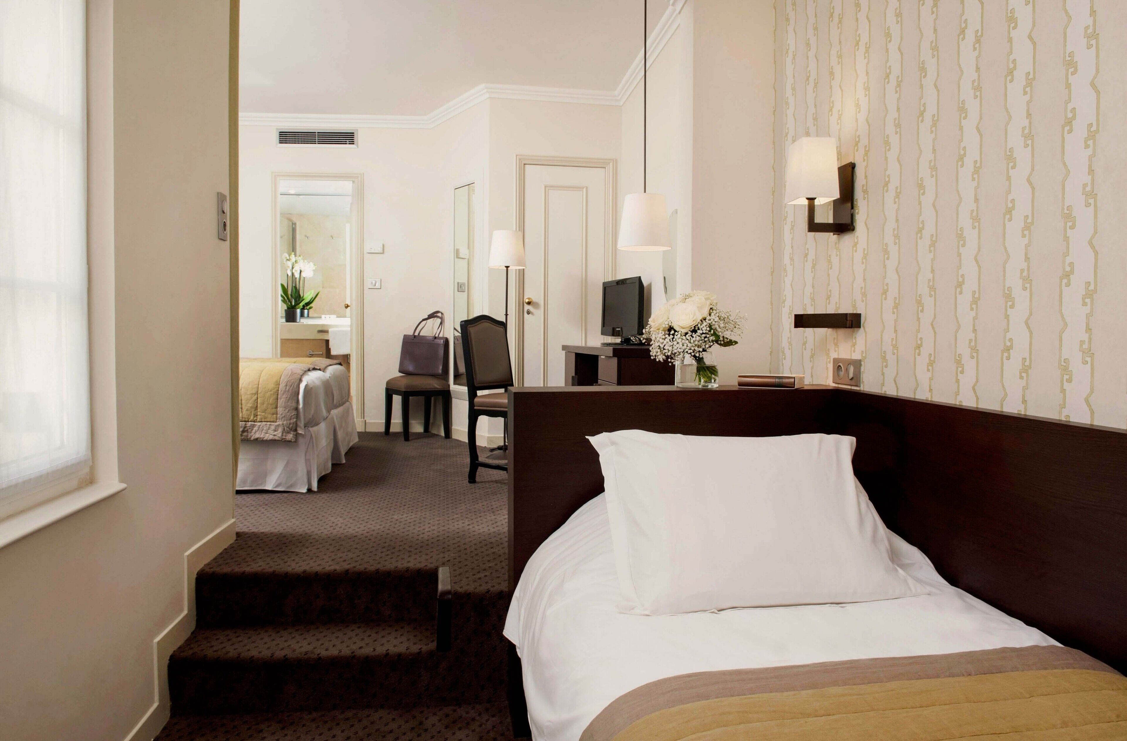 triple room | minibar, in-room safe, desk, soundproofing