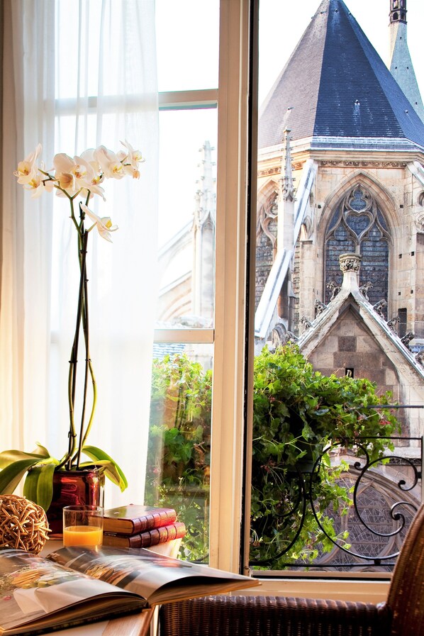 Klassieke driepersoonskamer | Uitzicht vanuit de kamer