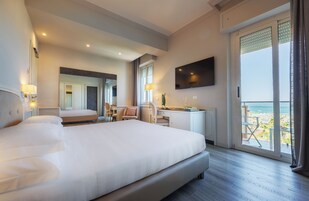 Exclusive Double or Twin Room, Balcony, Sea View | Egyptian cotton sheets, premium bedding, minibar, in-room safe