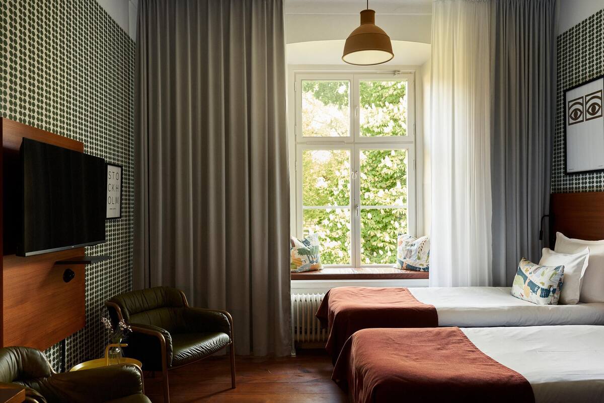 Standard Room, 2 Single Beds, Non Smoking | Egyptian cotton sheets, premium bedding, pillow-top beds, minibar