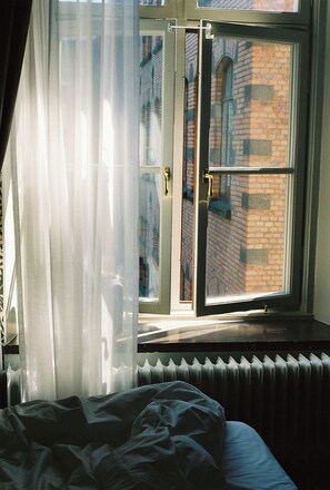 Classic Room, 1 Queen Bed, Non Smoking | Street view