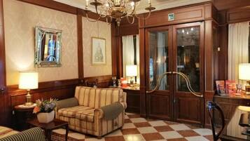 20-inch TV with digital channels