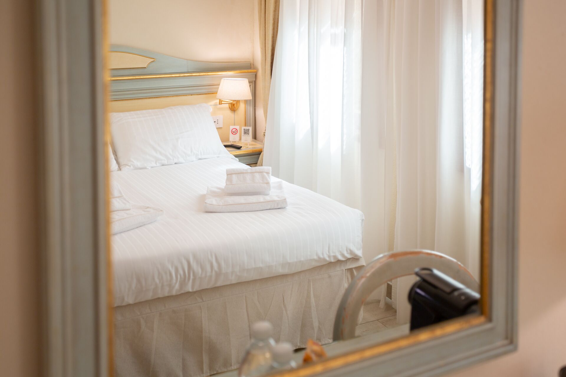 Chambre économique double | Accès au Wi-Fi (inclus), literie fournie