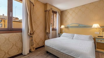 Standard-Doppelzimmer | Zimmersafe, Schreibtisch, kostenloses WLAN, Bettwäsche