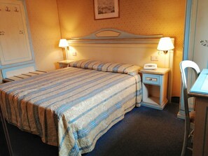 In-room safe, desk, free WiFi, bed sheets - Hotel Falier (Venice)