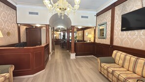 Interior entrance - Hotel Falier (Venice)