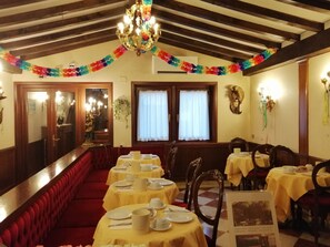 Kontinental frokost hver dag (EUR 7 per person)