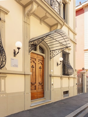 Front of property - Numa Florence della Robbia (Florence)