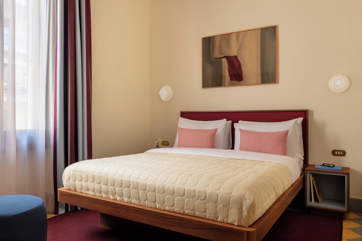 Medium room | 客房內保險箱、遮光布/窗簾、熨斗/熨衣板、免費搖籃/嬰兒床