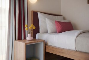 Small Room with Single Bed | 객실 내 금고, 암막 커튼, 다리미/다리미판, 무료 유아용 침대