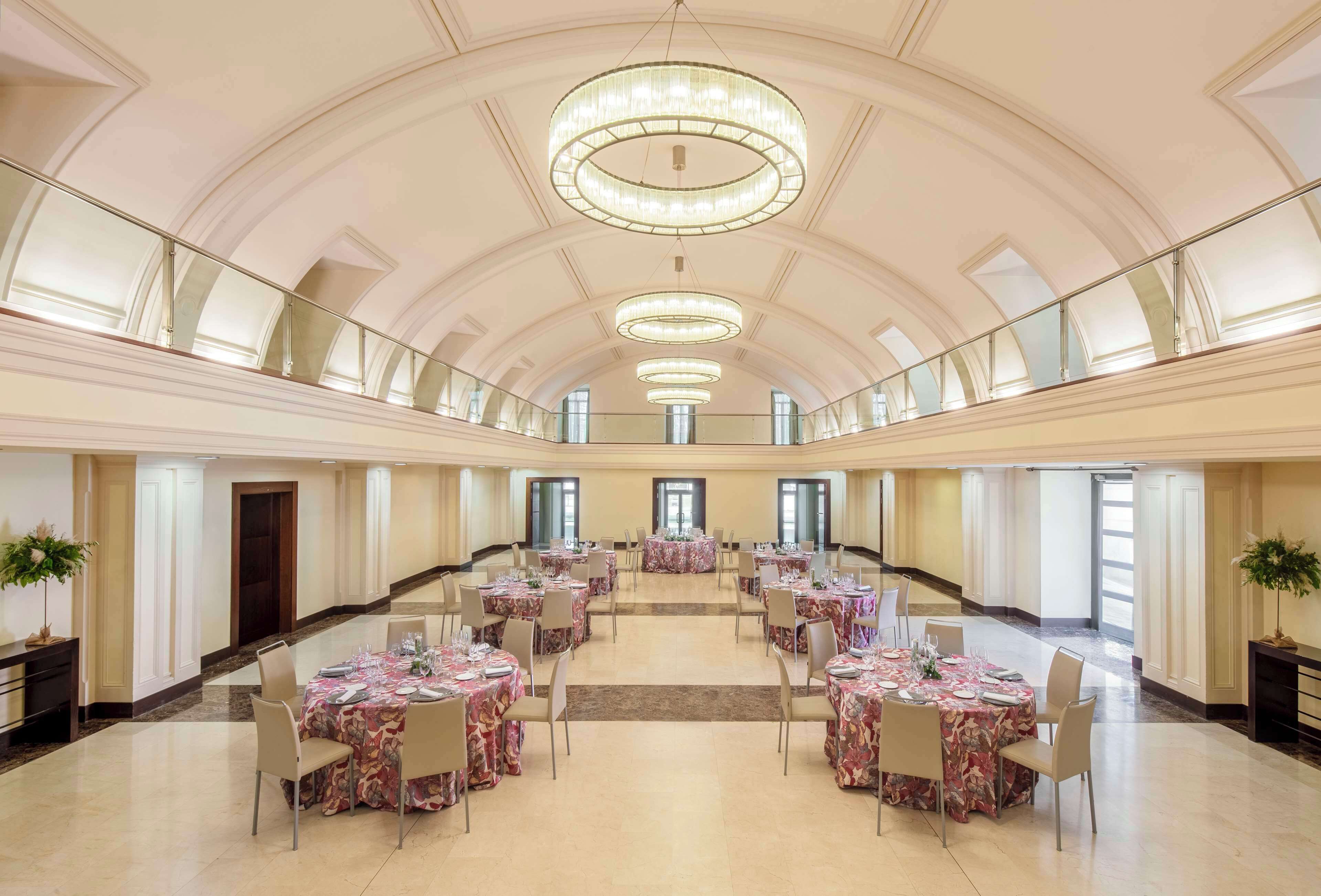 屋内結婚式場