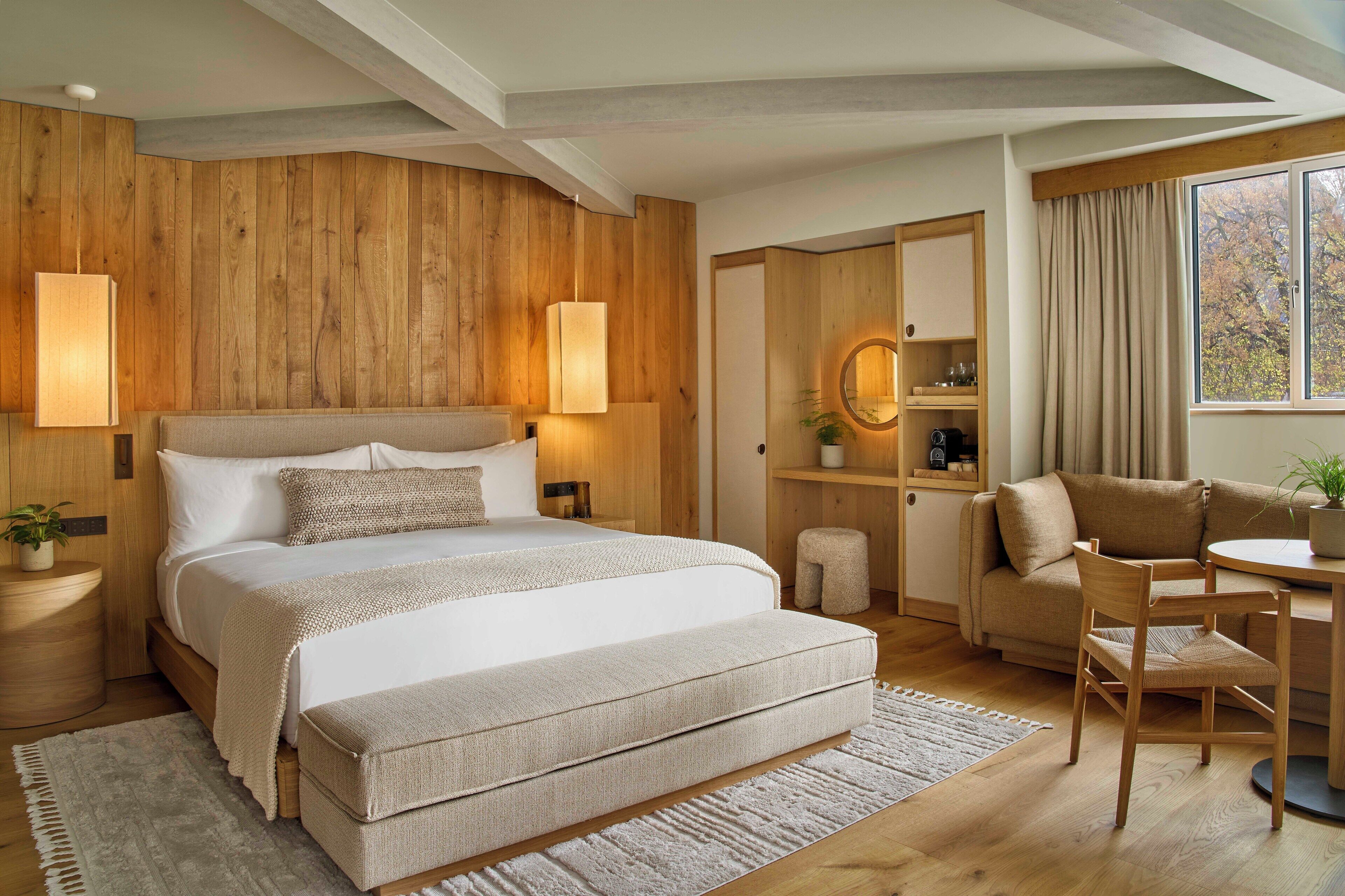 Junior Suite | Premium bedding, minibar, in-room safe, desk