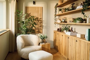House, Terrace (Hazel) | Living area | Flat-screen TV