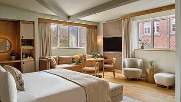 Junior Suite | Premium bedding, minibar, in-room safe, desk