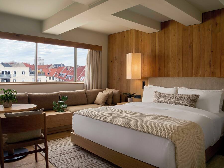 SÀngtillbehör av högsta kvalitet och minibar