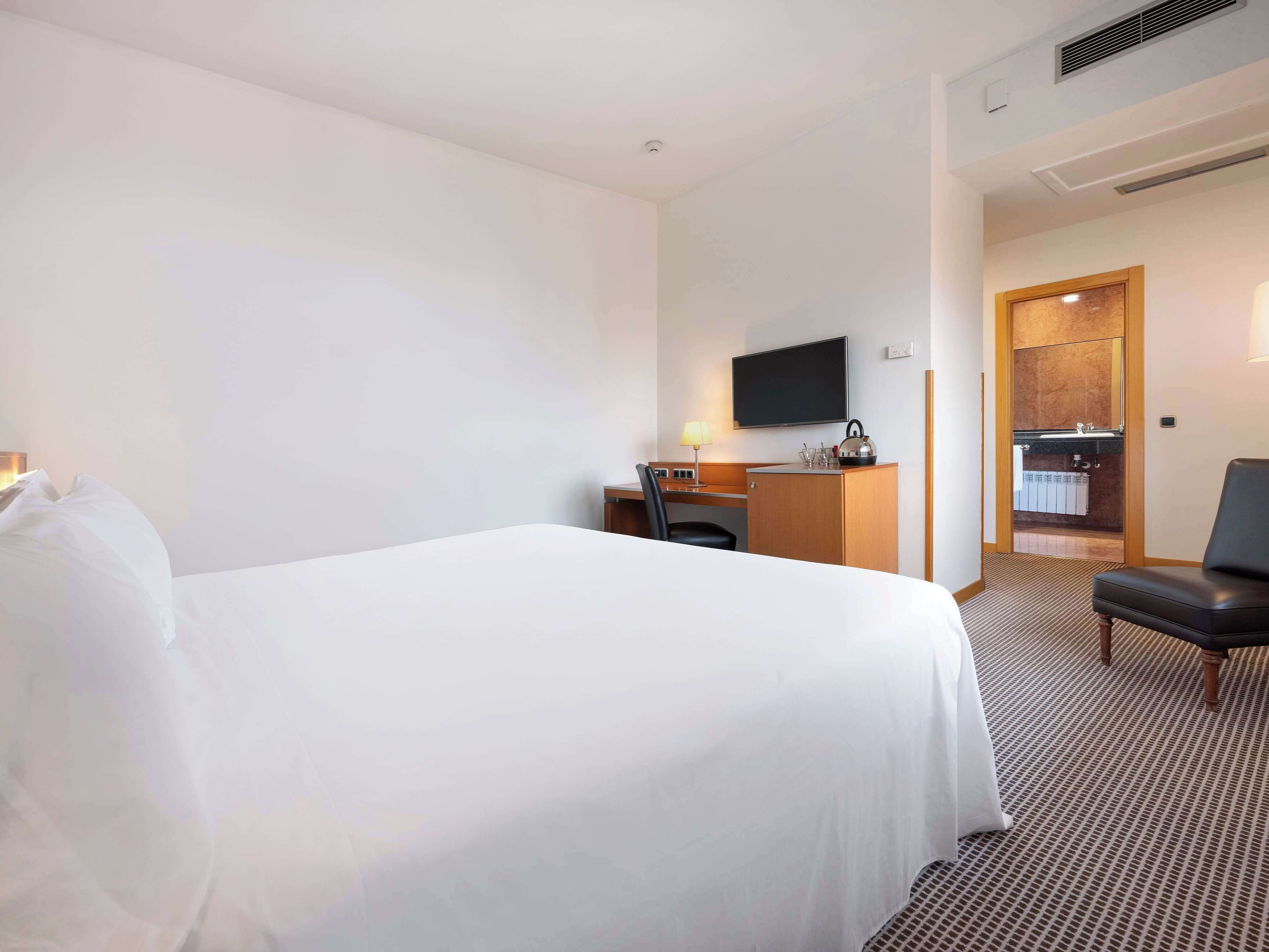 1 bedroom, memory-foam beds, minibar, in-room safe