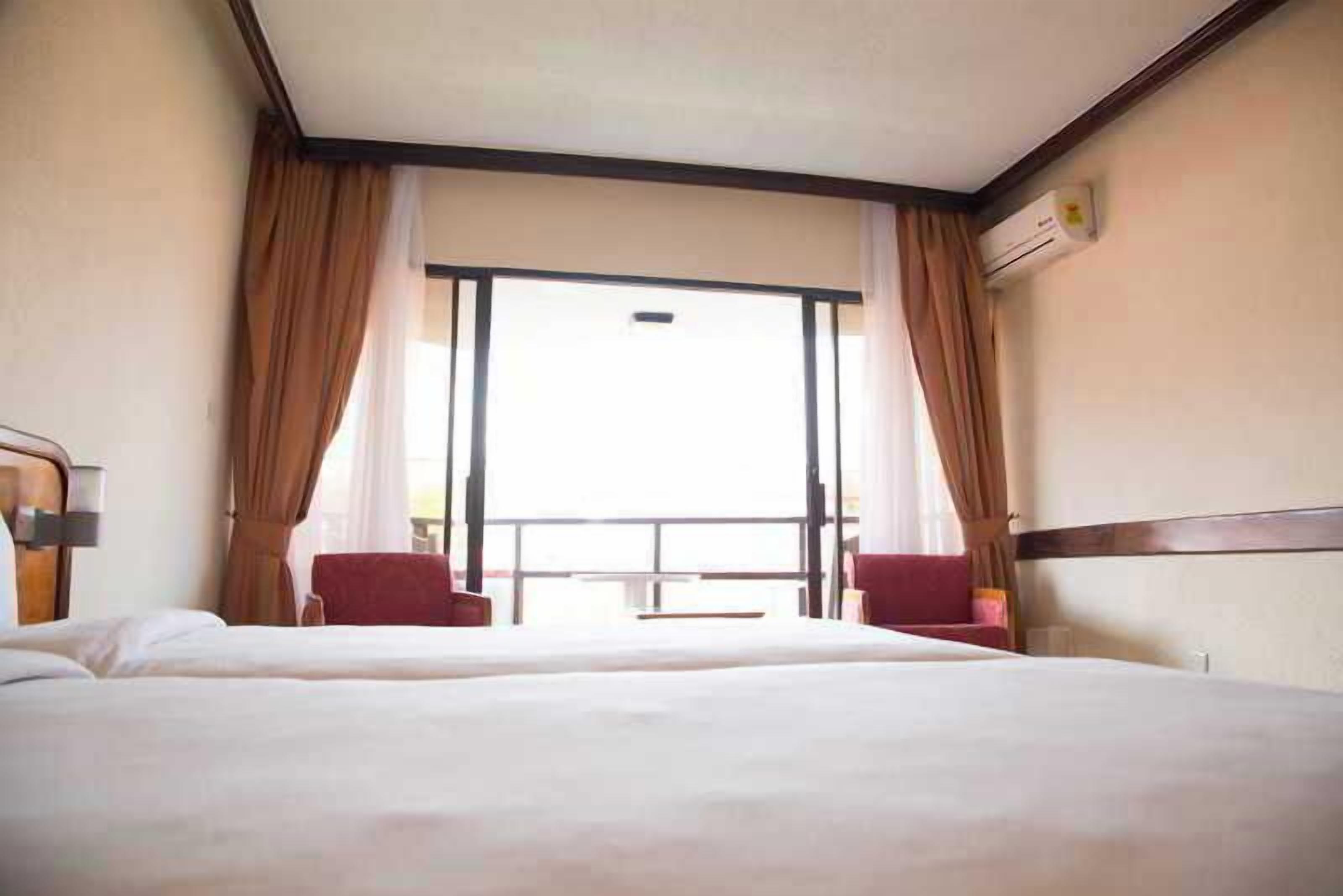 Egyptian cotton sheets, premium bedding, down comforters, minibar