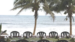 Property grounds - Elmina Beach Resort (Elmina)