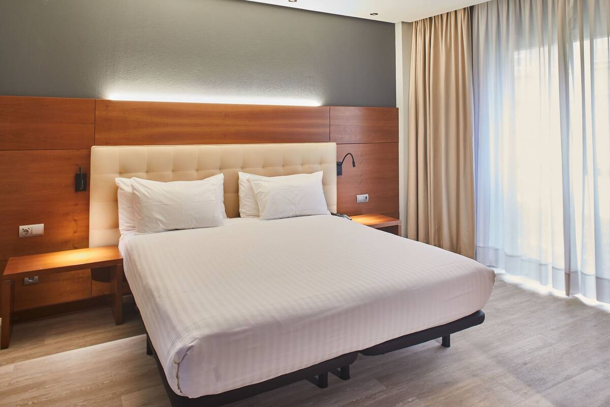 suite junior | 1 bedroom, down duvets, minibar, in-room safe