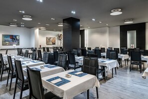 Daily buffet breakfast (EUR 13 per person)