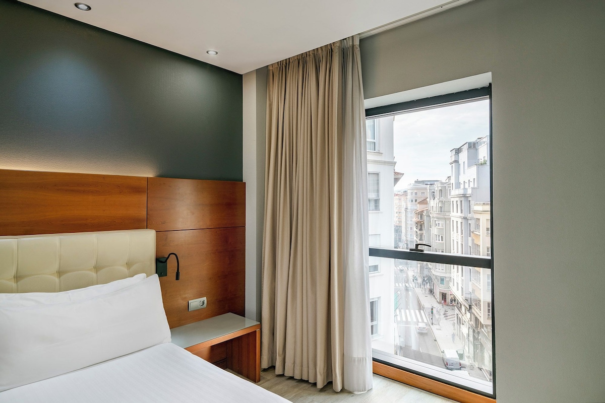Deluxe Double Room With Views