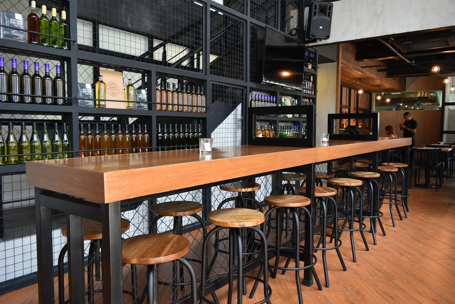 Breakfast, lunch and dinner served