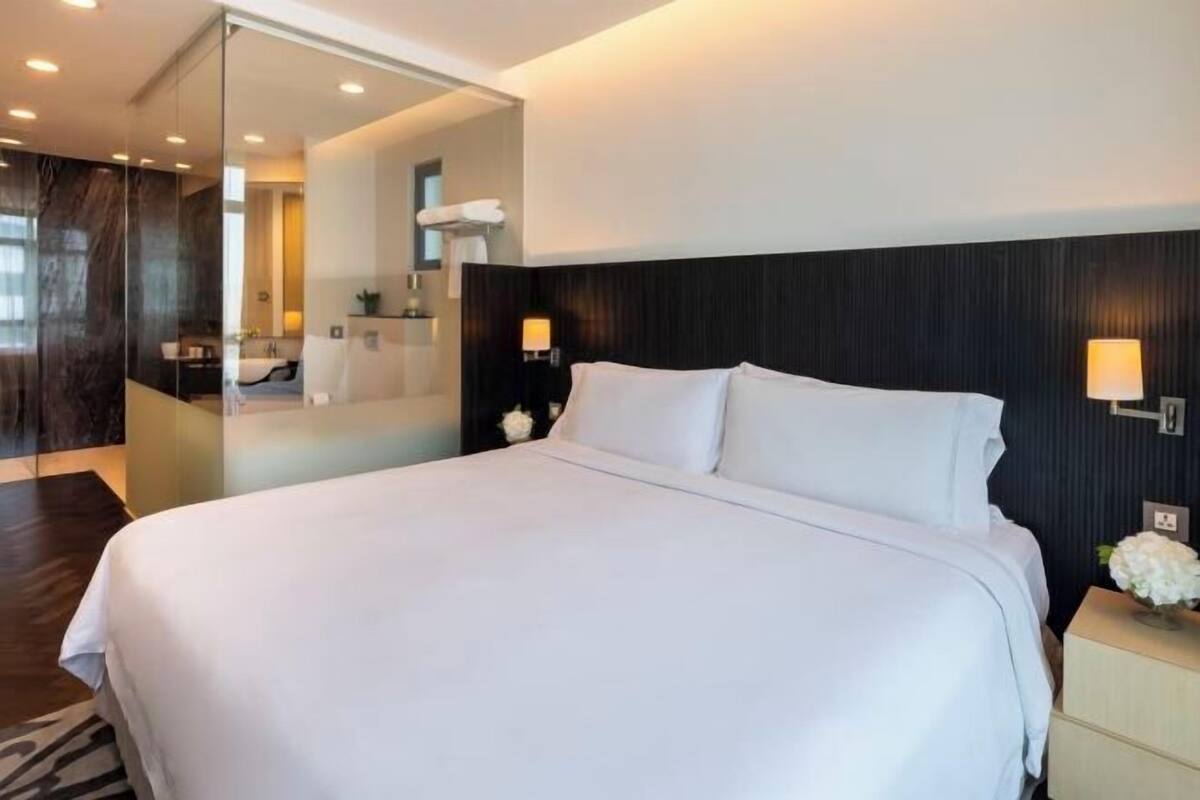 In-room safe, desk, laptop workspace, soundproofing