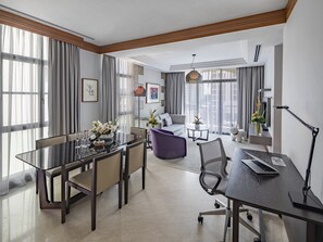 Deluxe Apartment, 3 Bedrooms (1 King and 3 singles) | City view