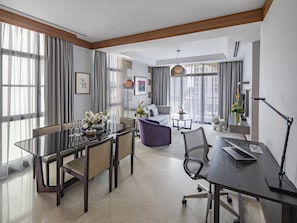 Appartamento Deluxe, 3 camere da letto (1 King and 3 singles) | Vista città