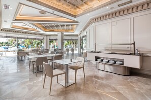 Daily buffet breakfast for a fee - Hotel Boutique B51 Puerto Banús (Marbella)