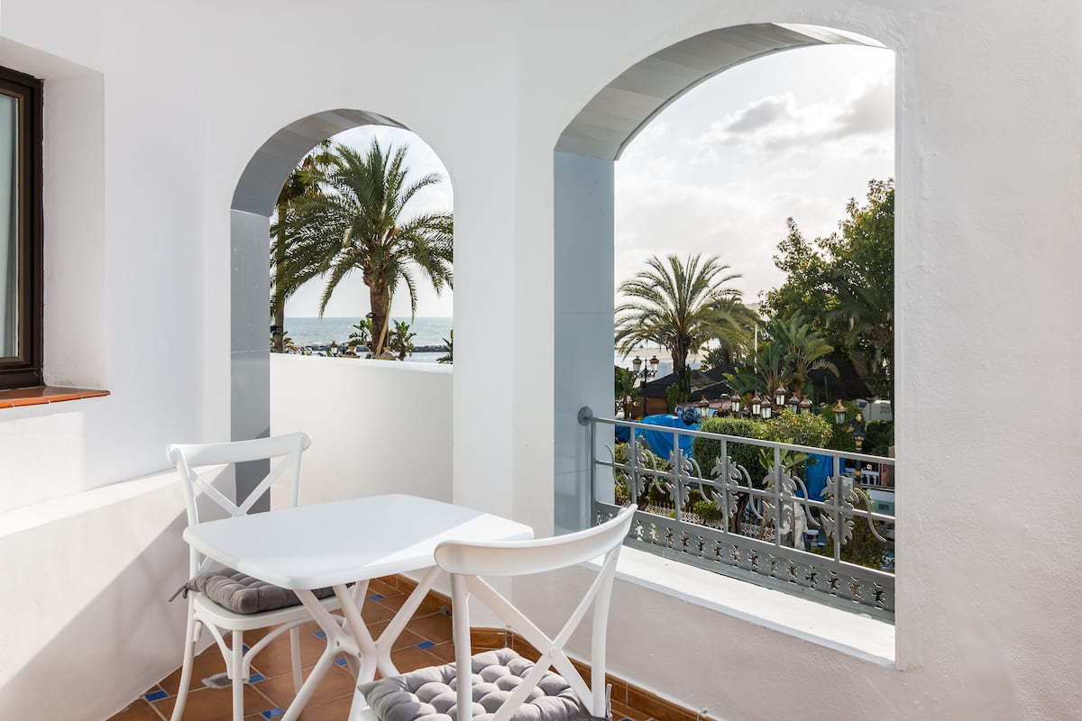 Executive Suite, 1 Bedroom, Sea View | Balcony
