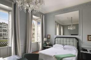 The Santa Maria Novella Master Suite | Ropa de cama de alta calidad y artículos del minibar gratis 