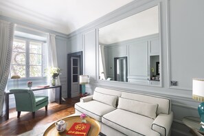 The Executive Suite | Literie de qualité, articles de minibar gratuits, coffre-fort