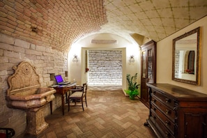 Lobby lounge
