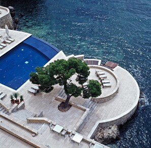 Indoor pool, seasonal outdoor pool, pool umbrellas, pool loungers - Hospes Maricel & Spa, Palma de Mallorca, a Member of Design Hotels (Calvia)