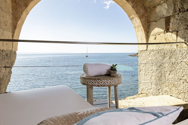 Couples treatment rooms, sauna, hot tub, Turkish bath, body treatments