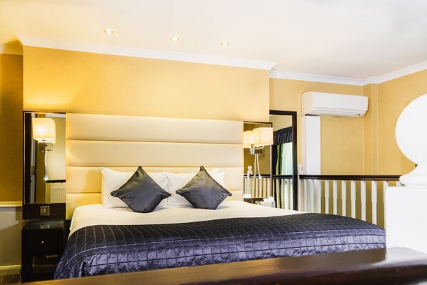 Deluxe Quadruple Room