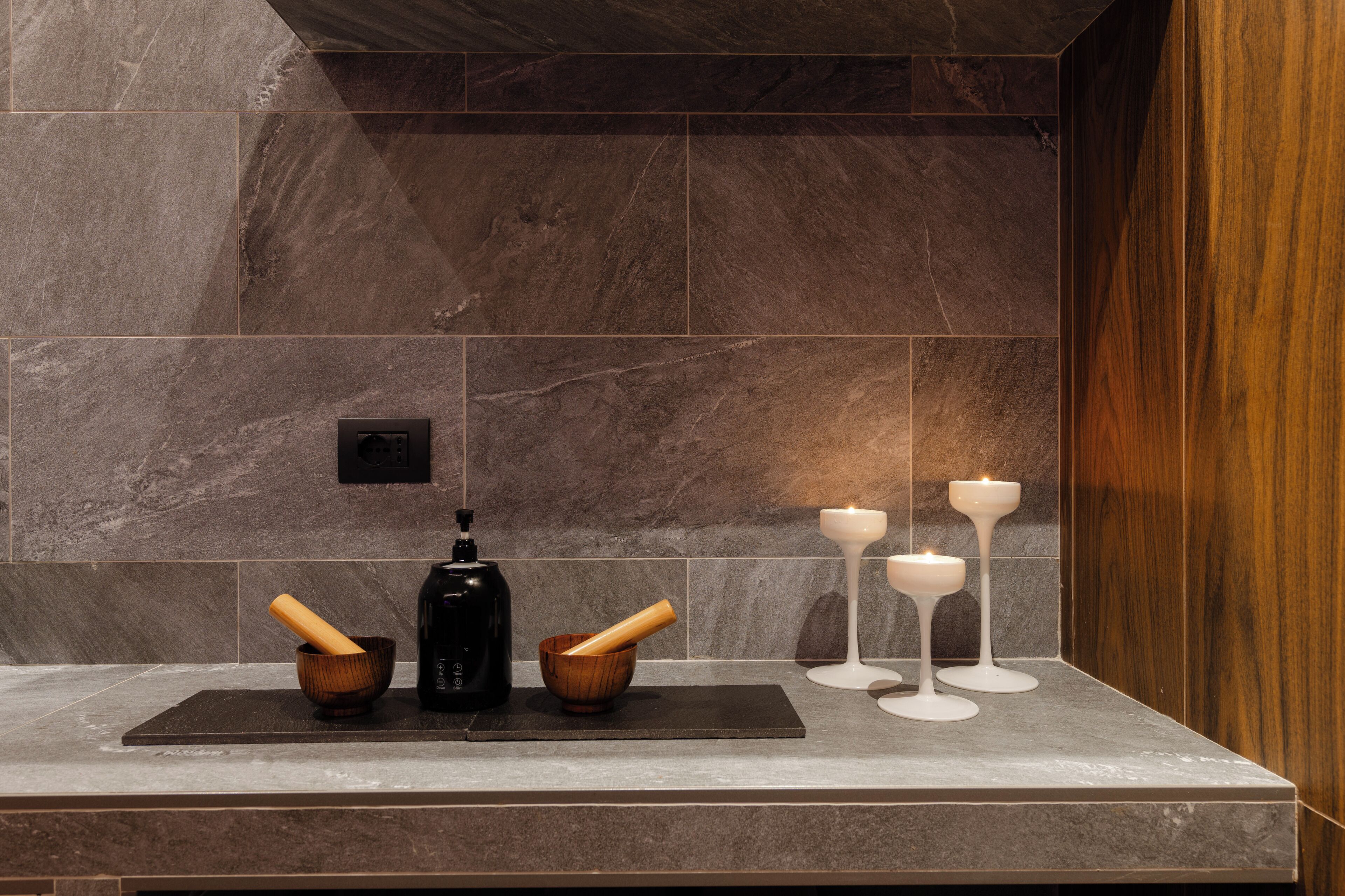 couples treatment room(s), sauna, hot tub, turkish bath/hammam