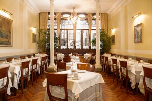 Free daily buffet breakfast - Hotel Centauro (Venice)