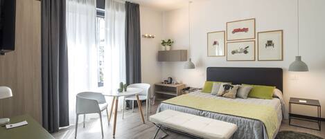 Coffres-forts dans les chambres, bureau, Wi-Fi gratuit, draps fournis