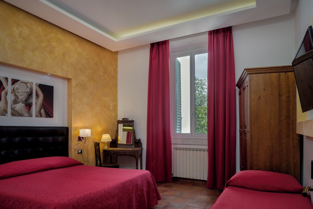 In-room safe, desk, soundproofing, iron/ironing board (on request)