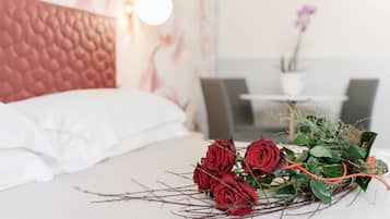 Exclusive-Suite, Terrasse | 1 Schlafzimmer, hochwertige Bettwaren, Daunenbettdecken, Zimmersafe