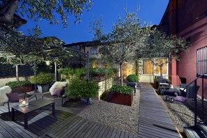 Junior-suite (Olives court view) | Terrasse/gårdhave
