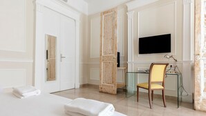 ファミリー ルーム | 高級寝具、セーフティボックス (室内)、デスク、防音設備