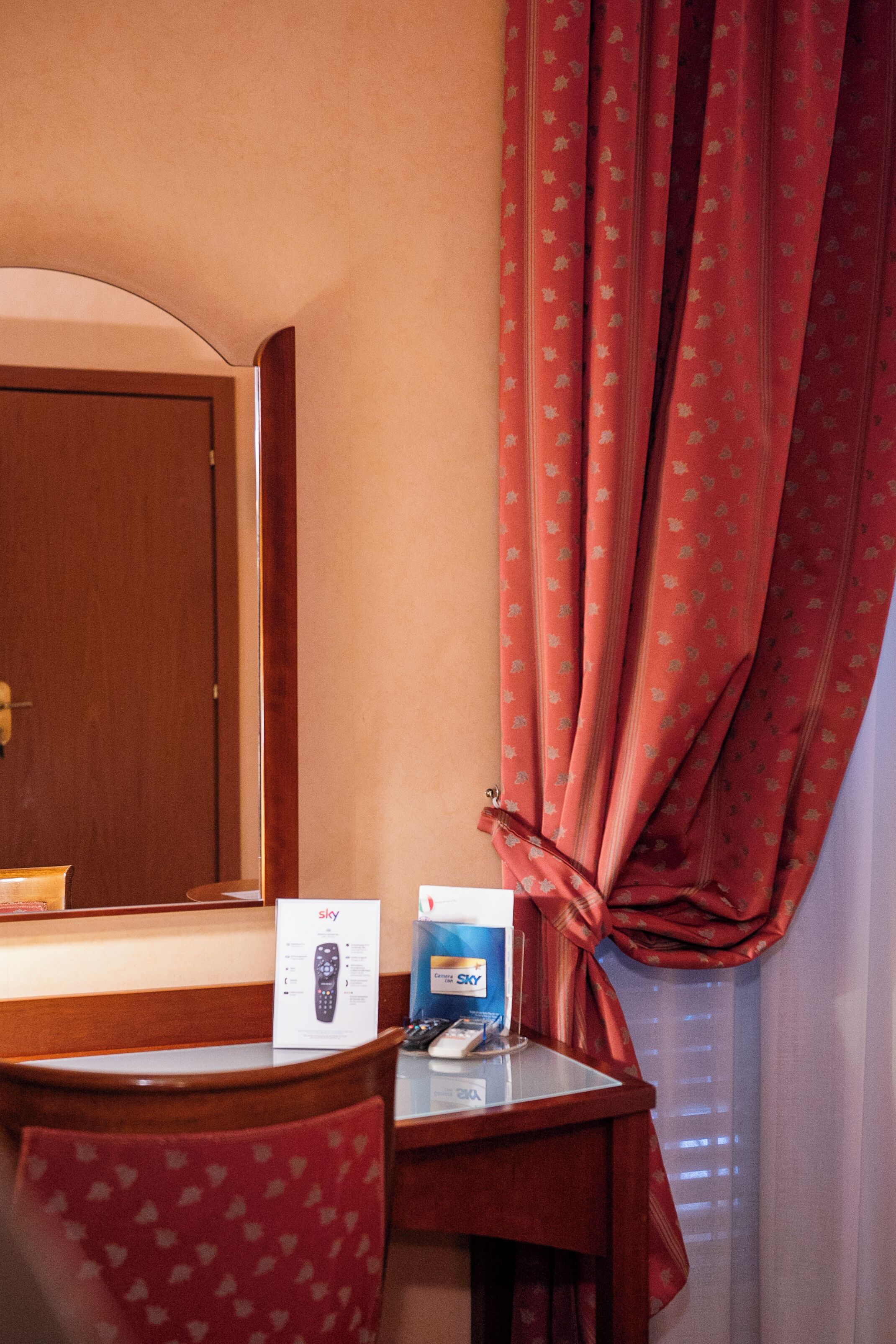 1 bedroom, hypo-allergenic bedding, down duvets, minibar